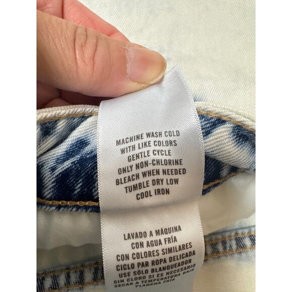 NWT Idyllwind High Rise Light Wash Raw Edge 90s Galveston Denim Shorts SZ: 16 - Picture 9 of 10